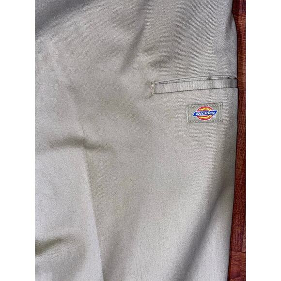Dickies 46x30 Loose Fit Straight Leg sturdy Twill Work Pants Khaki 5 pockets - Picture 4 of 9
